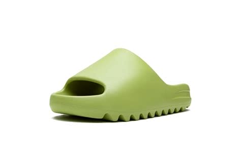 What size is a women's 8.5 in Yeezy slides?