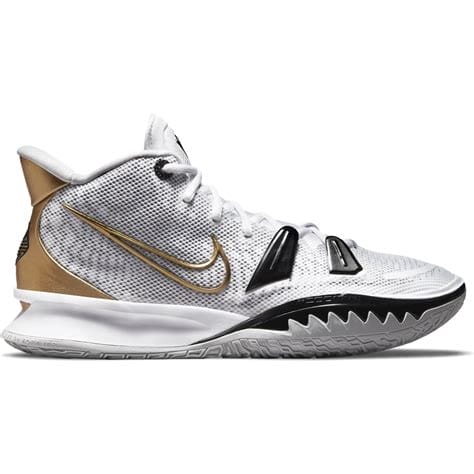 is kyrie 6 true to size