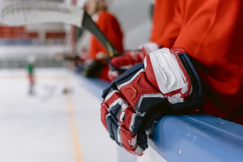 How to Measure Hockey Gloves