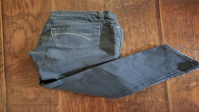 gloria vanderbilt ladies' amanda stretch denim jean sizechart